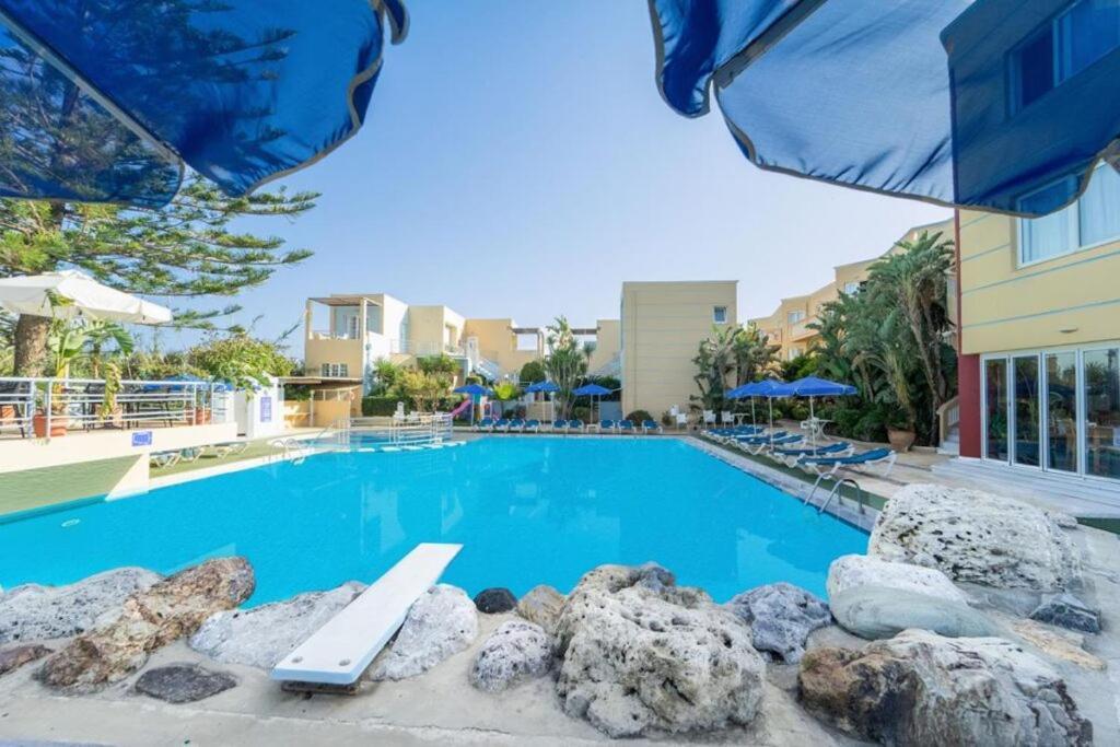 Futura Apartments Chania  ภายนอก รูปภาพ